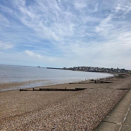 Seaview Holiday Rentals - Seawall Whitstable Bagian luar foto